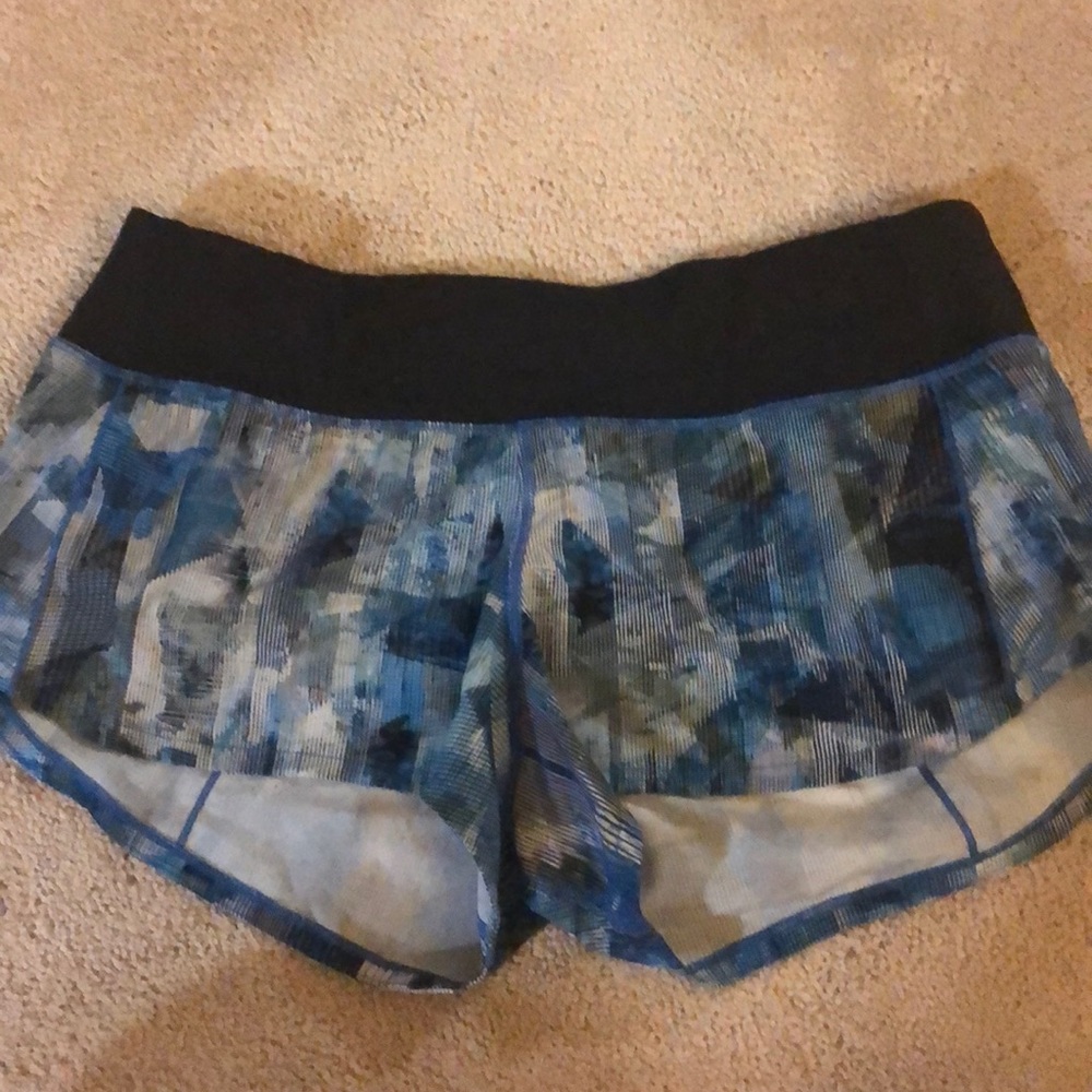 LULULEMON Speed Up Short Size 6